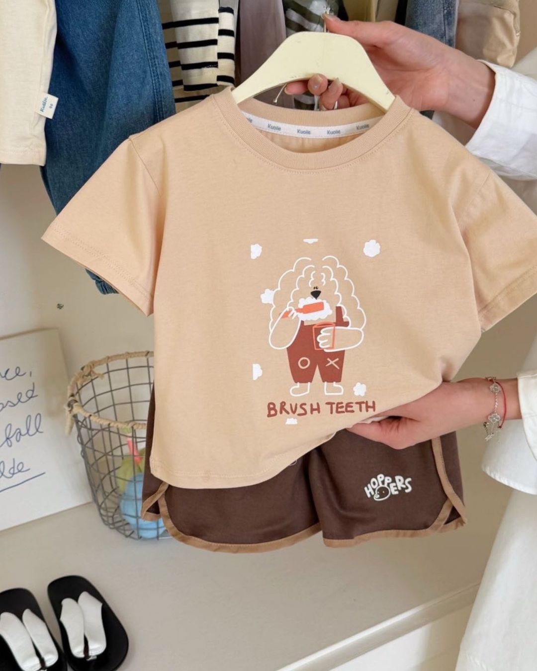 Brushing Pup Tee